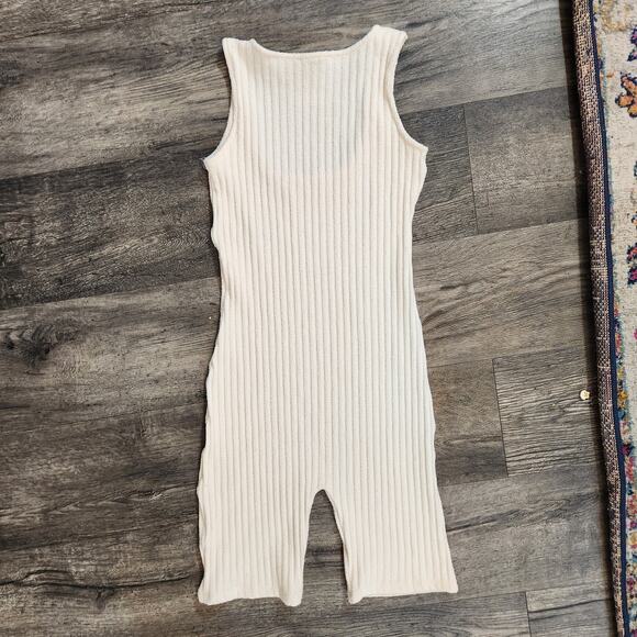 Pretty Little Things Ribbed Cream Short Jumpsuit Size 12 - Picture 2 of 7